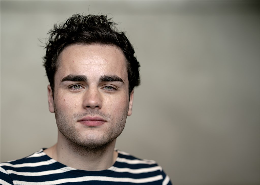 Jordy van Loon (26) zingt over Anne Frank: 'Belangrijk dat verhaal wordt doorverteld'