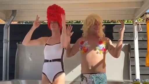 Pascal (41) en zijn vrienden spelen 'dagje Efteling' in de tuin