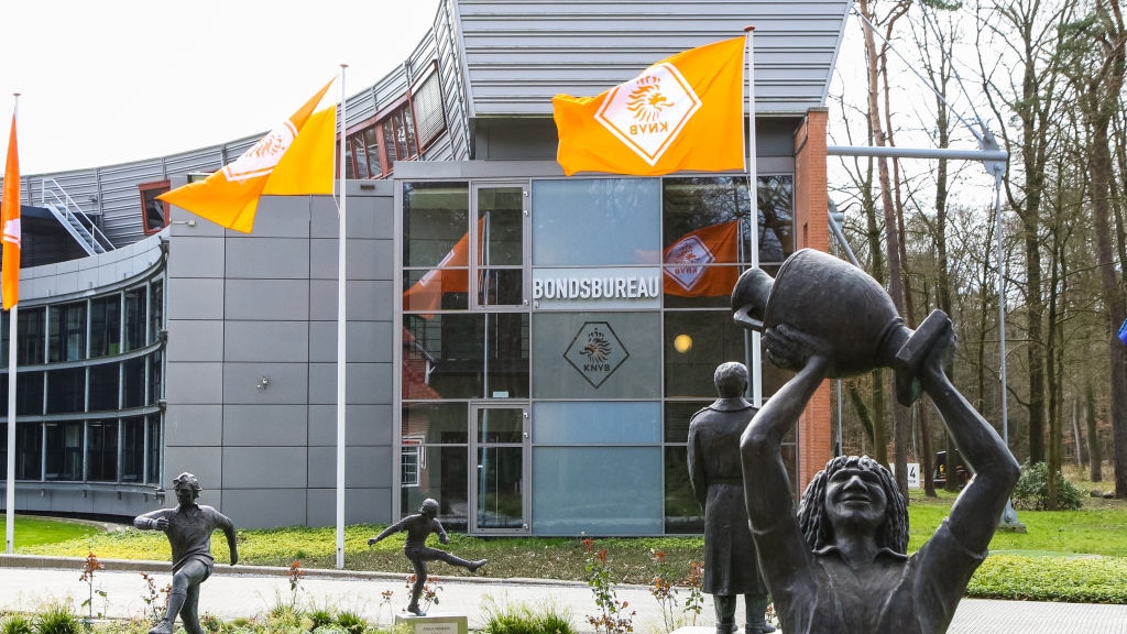 KNVB wil eredivisie uitspelen: half juni beginnen