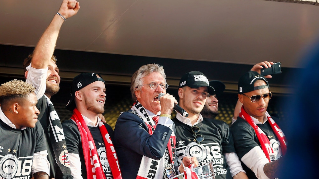 Burgemeester zet streep door competitievoetbal in zijn stad: 'Het gaat niet door!'