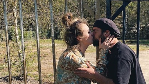 Ex-Utopianen Romy en Cemal gaan terug naar het beloofde land