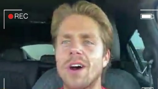 André Hazes laat zijn wilde haren flink groeien