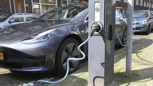 Overheid trekt 30 miljoen uit voor laadpalen elektrische auto's