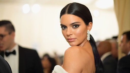 Kendall Jenner bekritiseerd om 'plastische chirurgie' bij hond