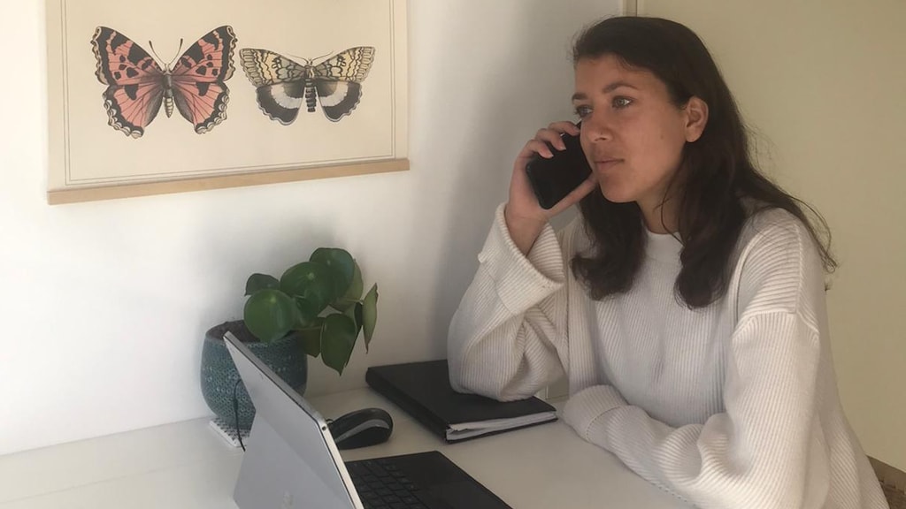 Luisterend oor in coronatijd: Saisha begint Bel-me-wel-register