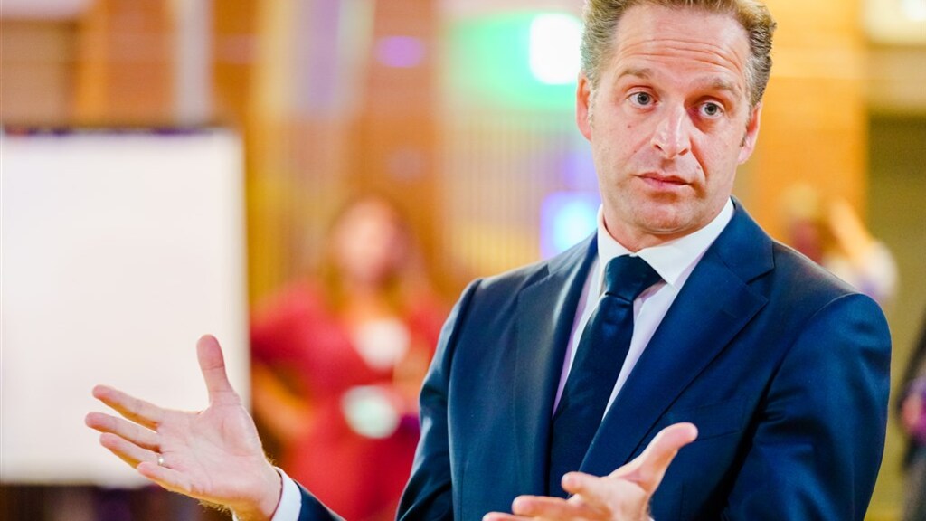 Minister De Jonge haalt fel uit naar opiniemakers