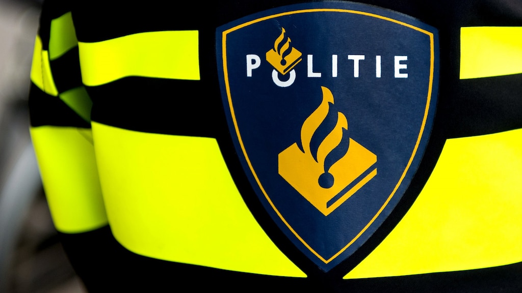 Magneetvisser in Limburg haalt exploderende 'fosforbom' uit vijver