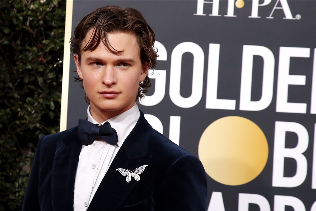 Acteur Ansel Elgort voor het eerst vader geworden: 'Geweldig en vermoeiend'