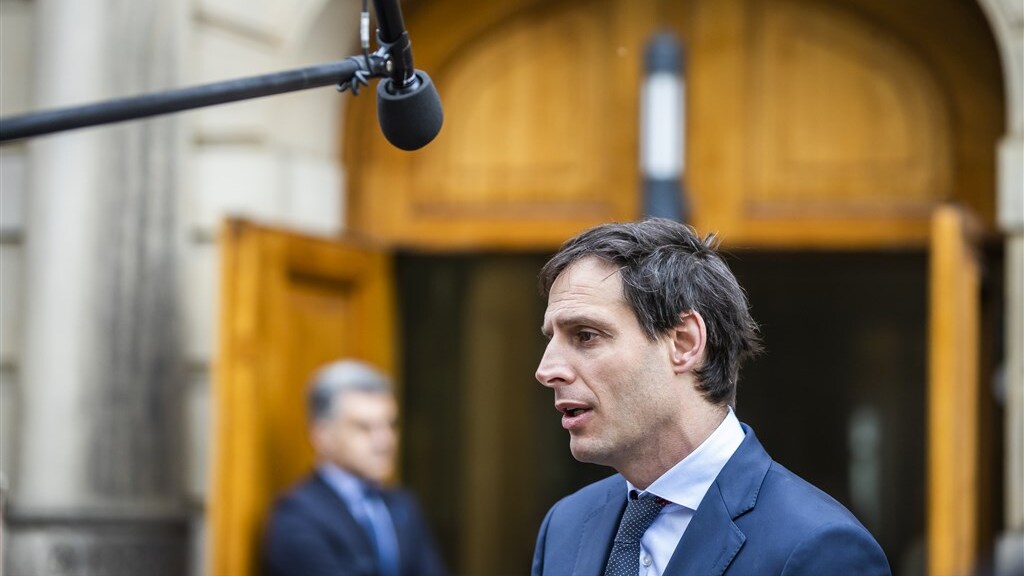 Hoekstra: 'Bonus Air France-topman niet te verenigen met steun'