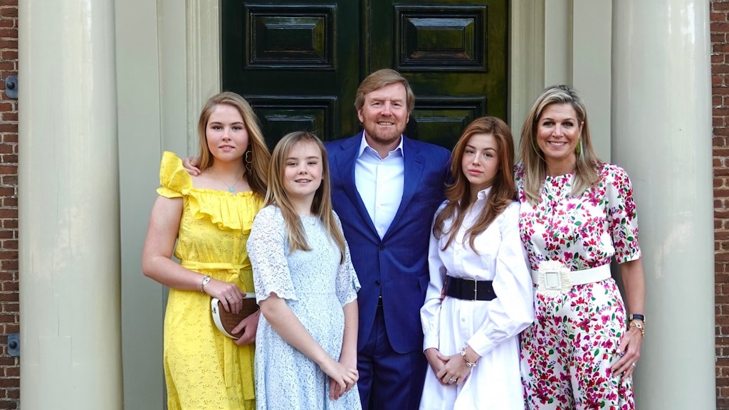 Koninklijke familie ziet er smashing uit op Koningsdag