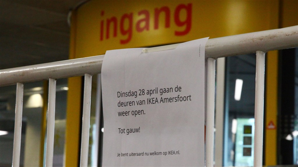 IKEA heropent Nederlandse filialen, Australiërs weer naar het strand