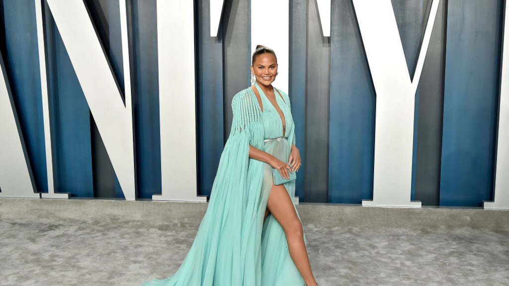 Chrissy Teigen maakt gehakt van bodyshamers