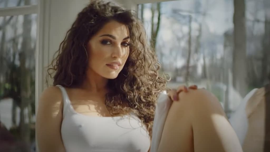 Yolanthe is pikanter dan ooit in nieuwe fotoshoot