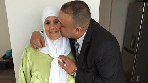 Hassan verloor zijn vader, moeder en oom aan corona: 'Begrijp er niets van'