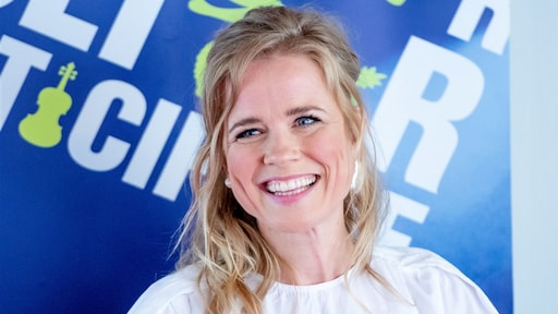 Ilse DeLange stelt clubtour in Nederland uit naar 2021