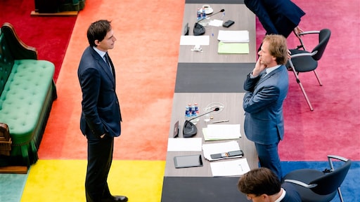 Hoekstra: 'Ook piloten en top KLM moeten forse offers brengen'