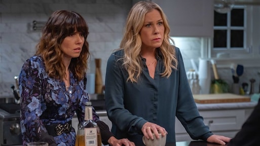 Tweede seizoen van hilarische én duistere Dead to Me is hier