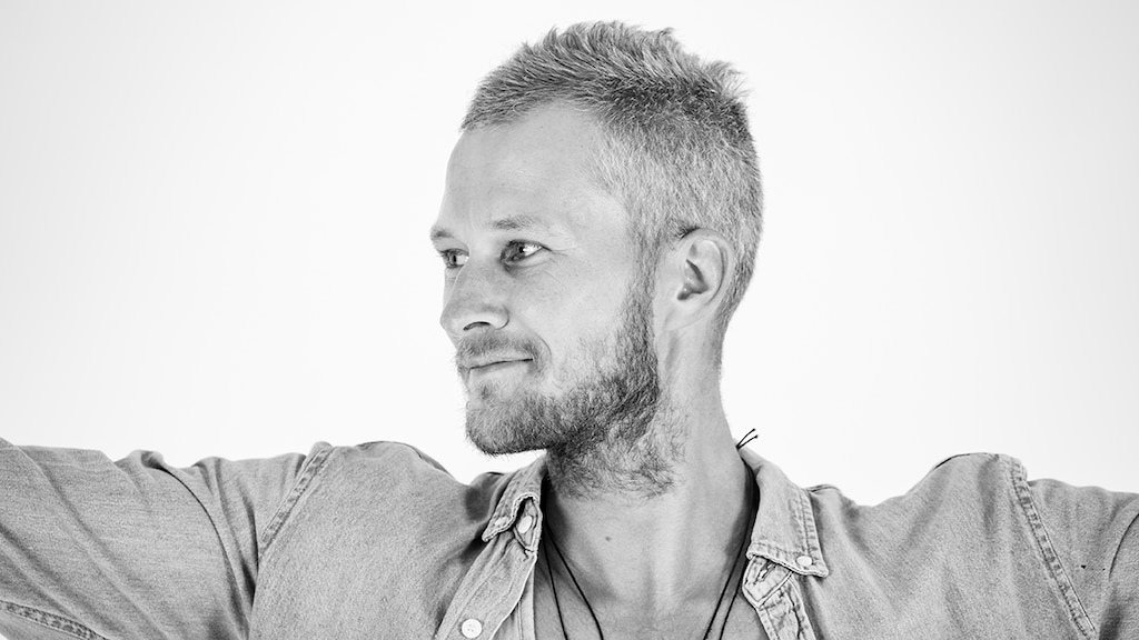 Dennis Storm leeft minimalistisch op Bali: 'Weinig geld en succes, maar een bewuster leven'