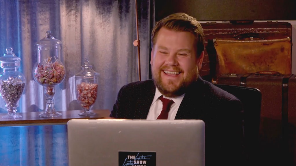 James Corden vermaakt zich kostelijk met quarantainekapsels