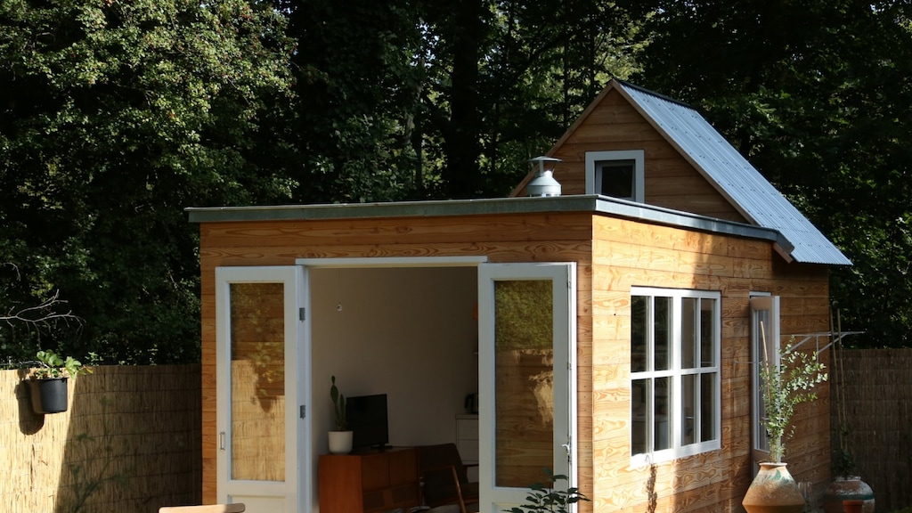 Het huis in Nederland dat Dennis zelf bouwde.