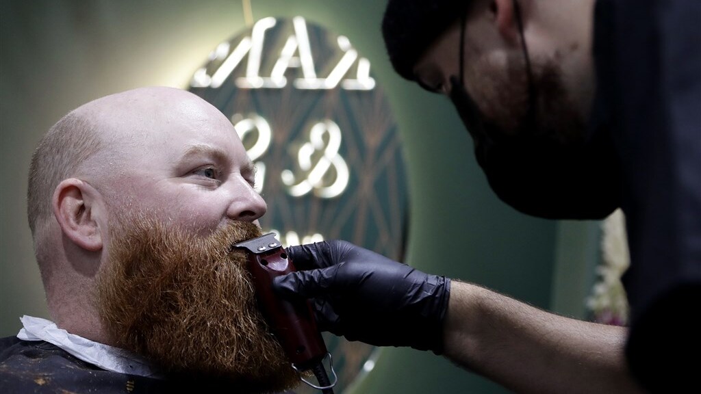 Vanaf middernacht konden mensen weer naar de kapper, zoals hier in Christchurch.