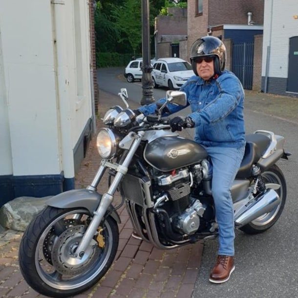 Aloys Friedrich op zijn Honda X4.