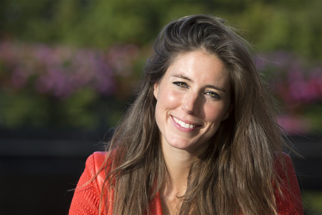 Iris Hond diep geschokt door arrestatie oud-date Clen V., verdacht van moord op vriendin