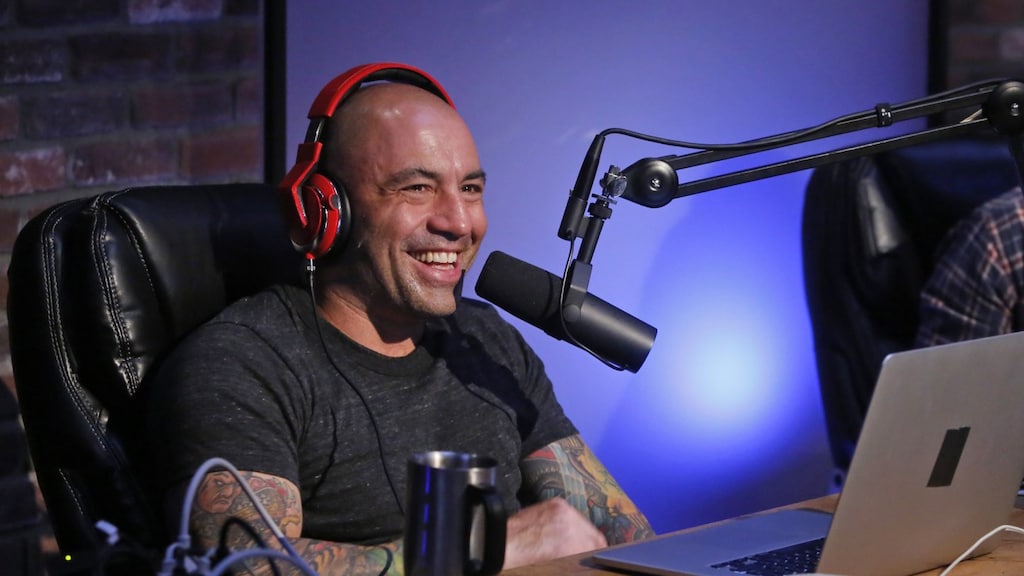 Spotify verwijdert 70 afleveringen podcast Joe Rogan