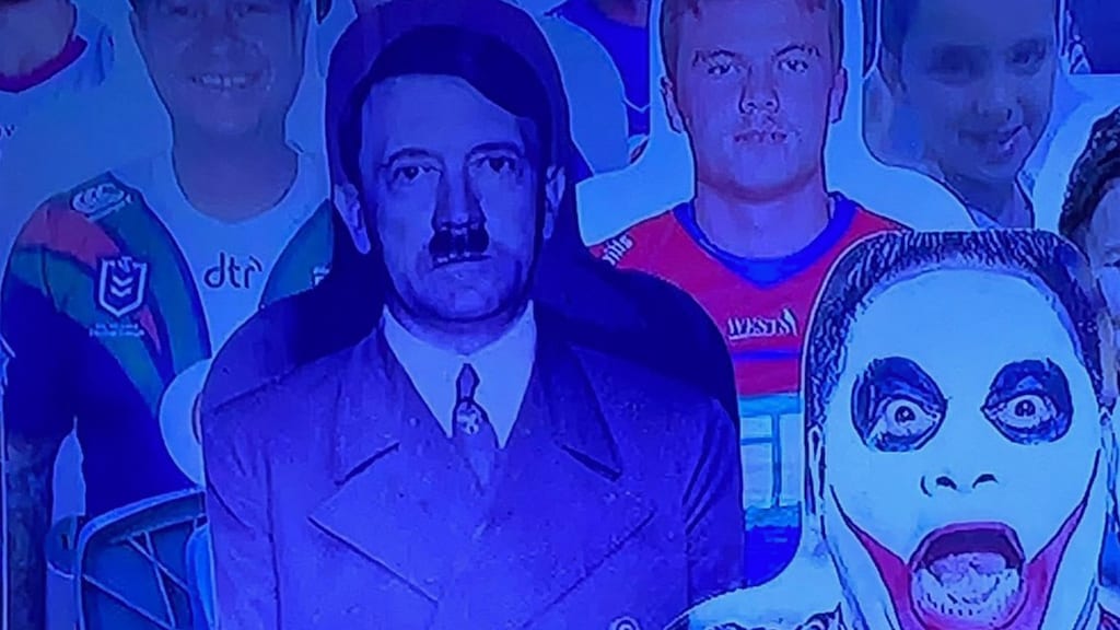 Misselijkmakende grappen in Australië: Hitler en seriemoordenaar in publiek