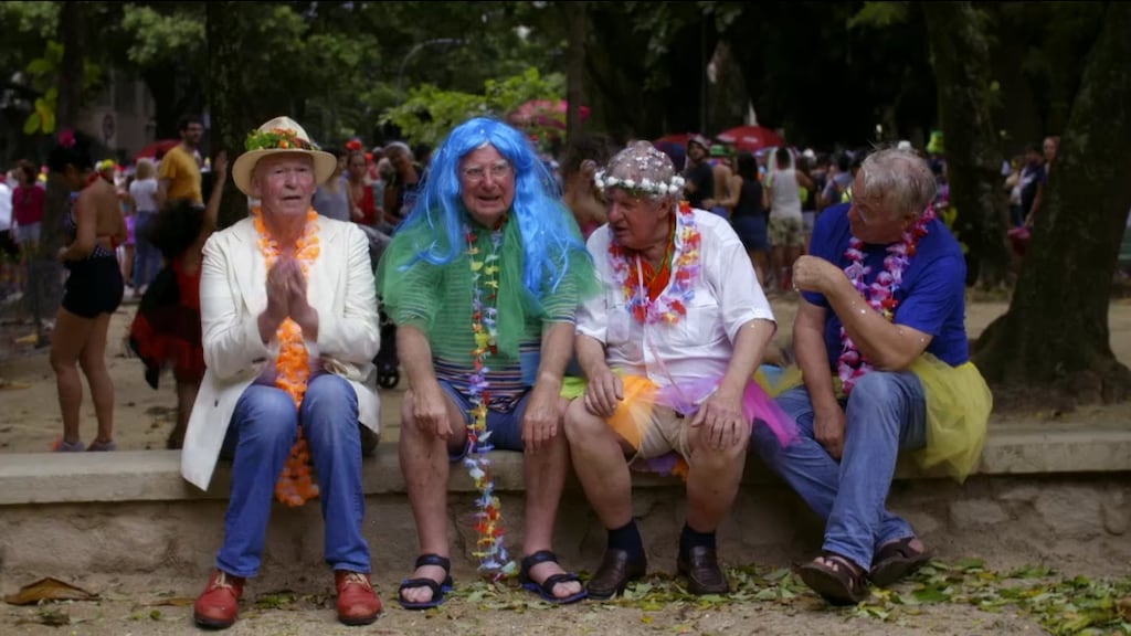 Kijkers zien Beter Laat Dan Nooit-mannen tot het gaatje gaan