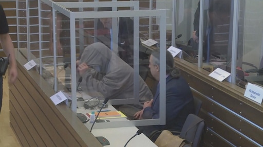 Syrische beul voor de rechter nadat hij werd herkend bij bouwmarkt