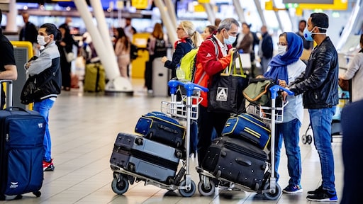 RIVM: kans klein dat heel vliegtuig besmet wordt met corona