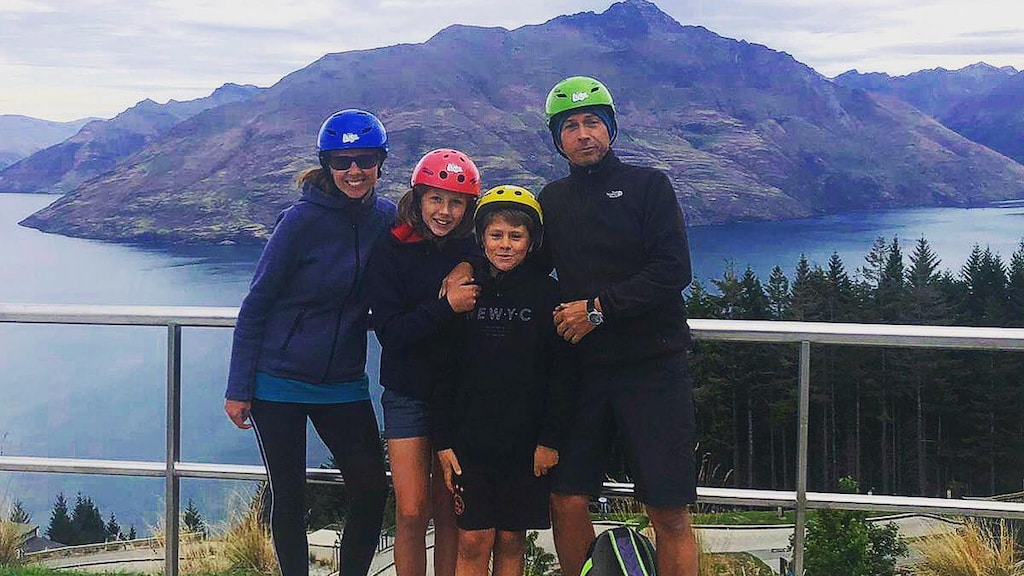 Sandy van de Craats met haar gezin in Queenstown.