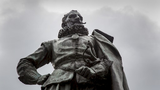 Omstreden standbeelden onder vuur: ook bij ons een beeldenstorm?
