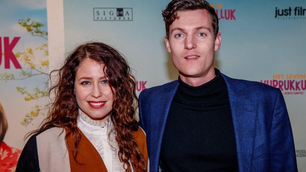 Sanne Vogel deelt familieportret met grote liefde en tweeling