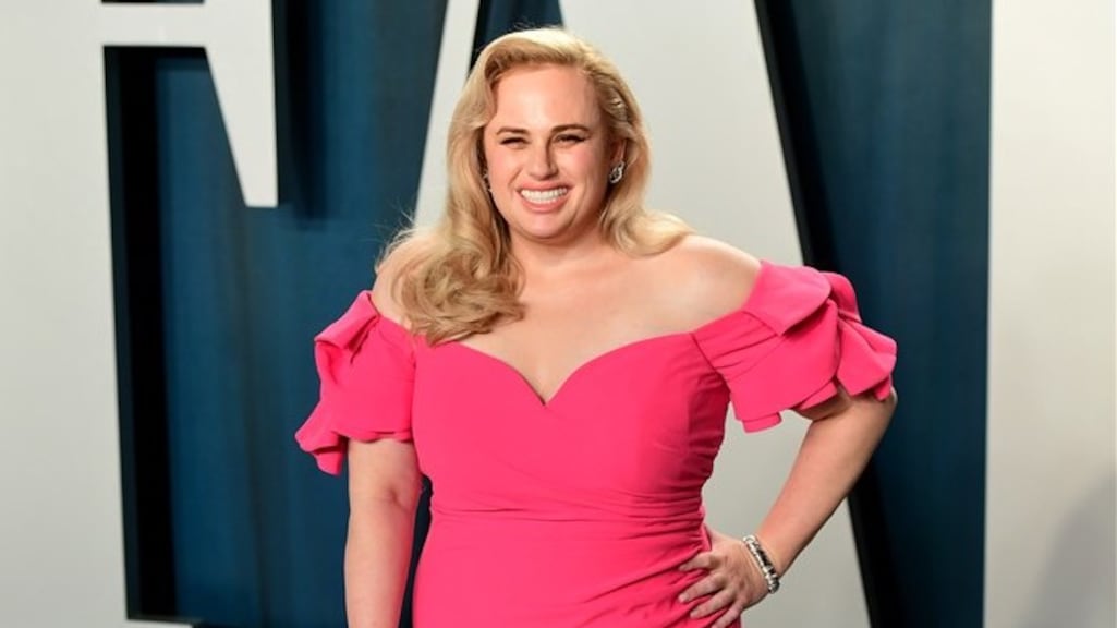 Rebel Wilson toont figuur na maanden trainen