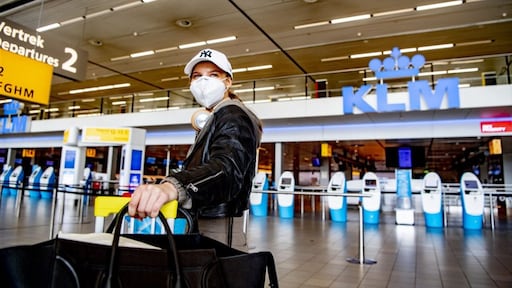 Europese Commissie wil stop op vliegverkeer uit zuidelijk Afrika om nieuwe coronavariant