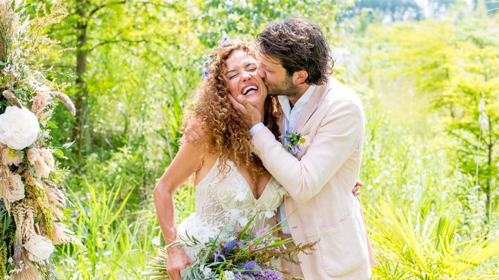 Katja Schuurman doet bruiloft nog eens dunnetjes over