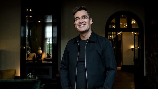 Jarige Jeroen van der Boom krijgt bijzonder cadeau van zoon