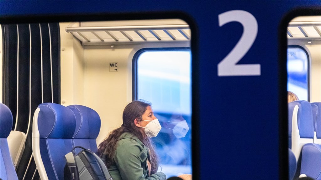 Bus en trein vanaf 1 juli ook voor niet-noodzakelijke reizen