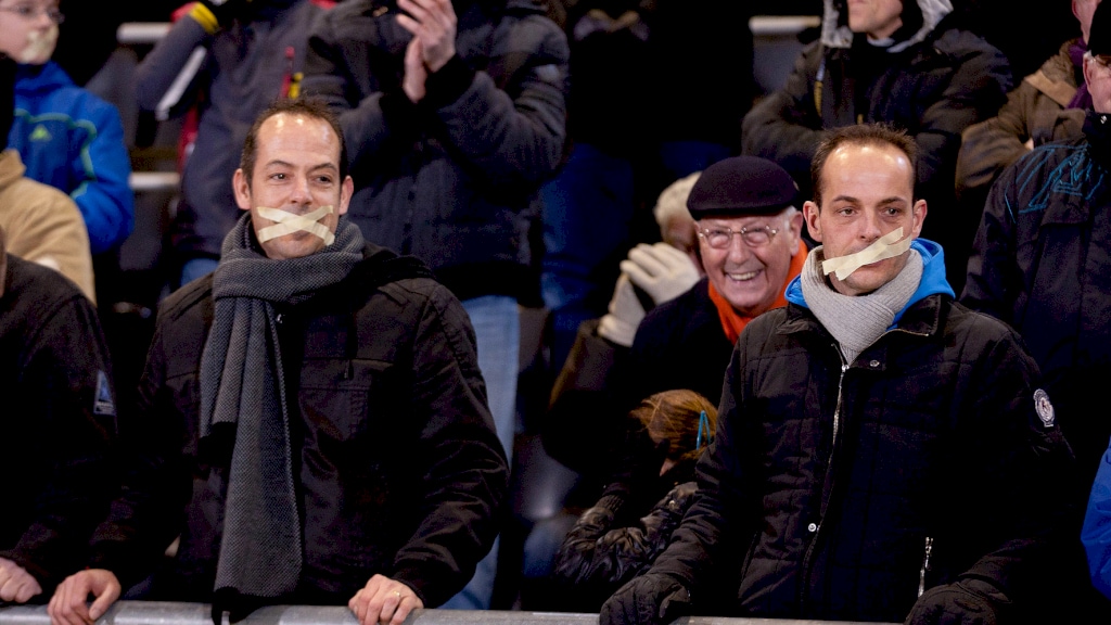 Publiek per 1 juli weer welkom in voetbalstadions, op 1,5 meter