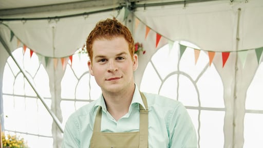 HHB-deelnemer Cas heeft iets te vieren met Janny en André