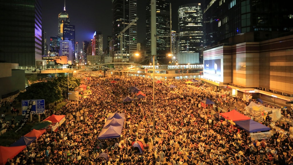 Ruim twee maanden houdt de paraplubeweging van tienduizenden jongeren en studenten eind 2014 stand.