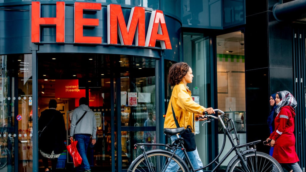 Kabinet scherpt regels niet-essentiële winkels aan, ook HEMA gaat dicht