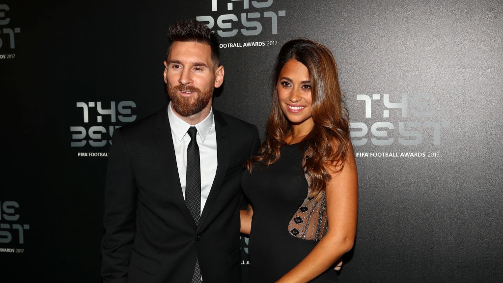 Messi op kiss cam Coldplay met echtgenote Antonella