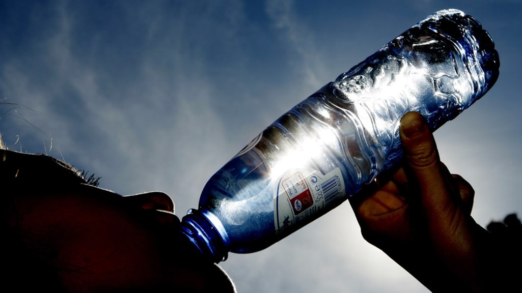 Kwart eeuw in dienst: ontslagen na drinken flesje water