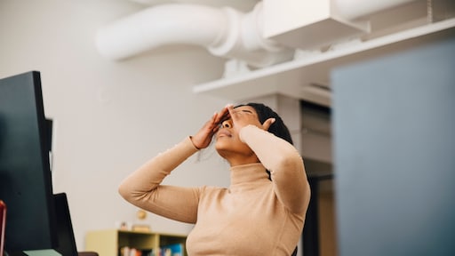 Ben je de laatste tijd moe? Dat kan door de coronacrisis komen