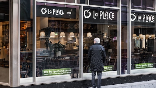 La Place sluit kwart van filialen: 480 banen op de tocht
