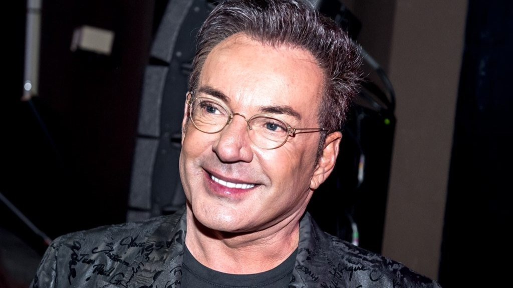 Gerard Joling deelt 'knappe' foto uit de oude doos