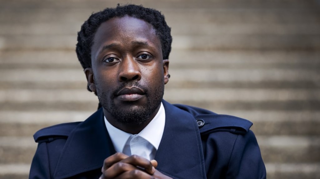 Akwasi werkt met Frenna aan single over racisme